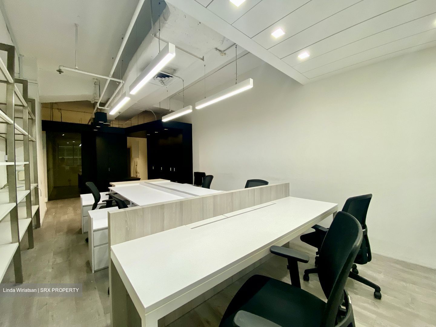 International Plaza (D2), Office #543485501
